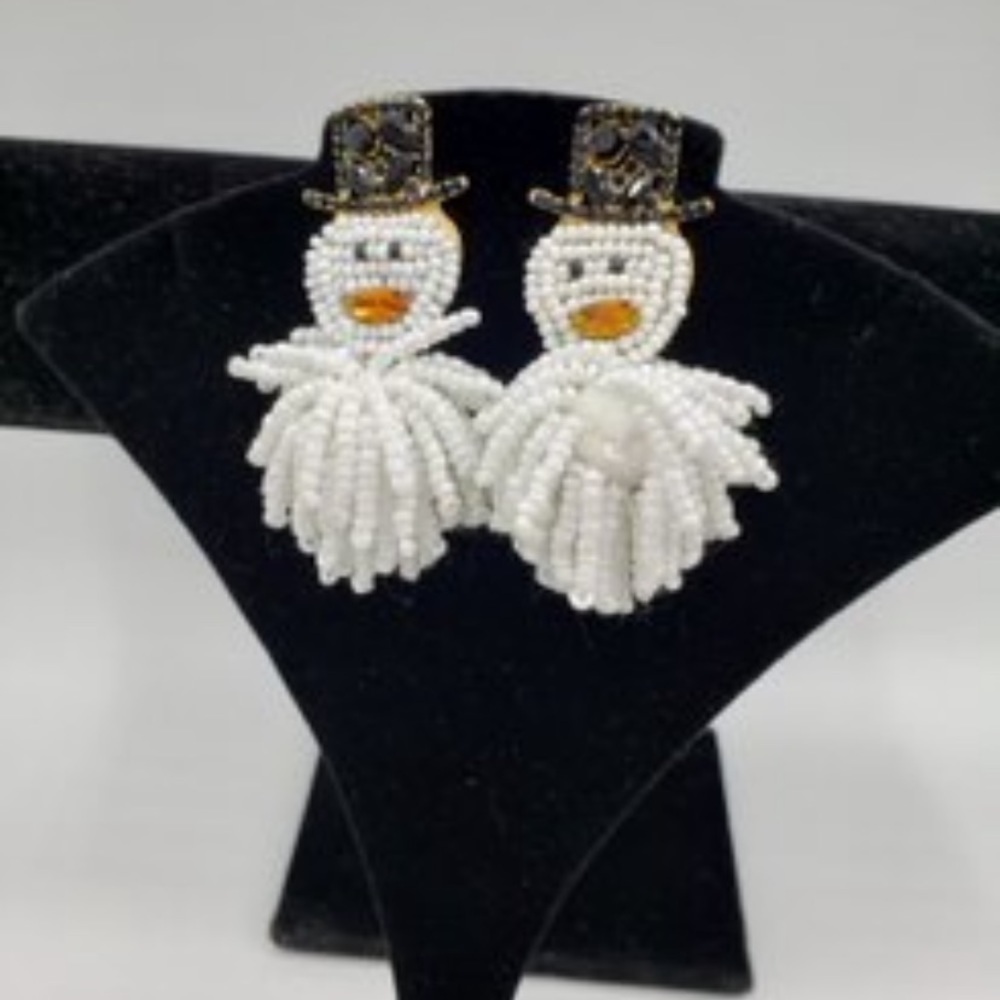 (Bonus Jewelry included ‼️) Snowman fashion earrings